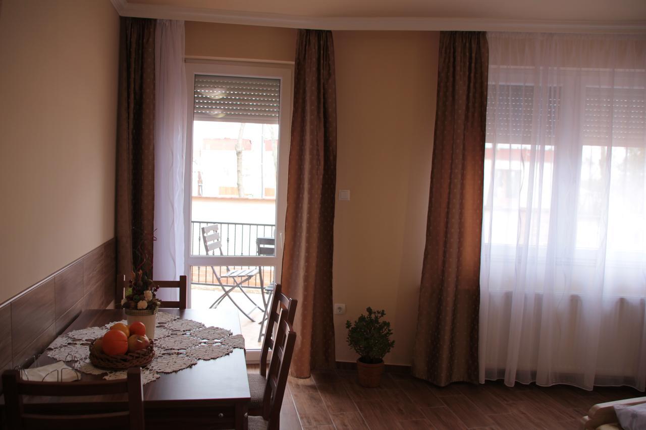 Imola Es Andrea Apartmanhaz 2 Hajduszoboszlo Exterior photo
