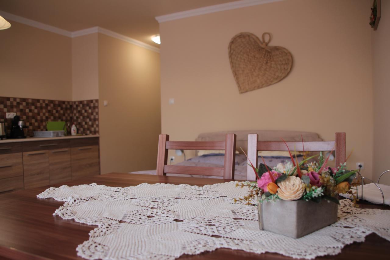 Imola Es Andrea Apartmanhaz 2 Hajduszoboszlo Exterior photo