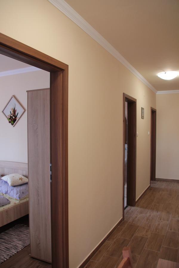 Imola Es Andrea Apartmanhaz 2 Hajduszoboszlo Exterior photo